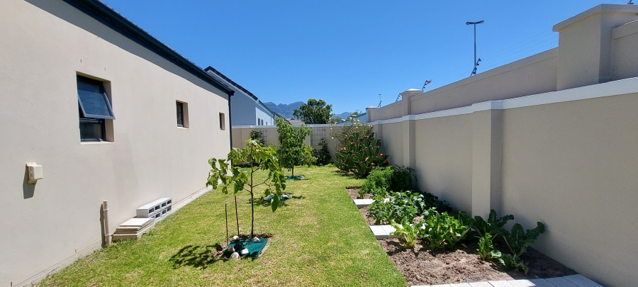 3 Bedroom Property for Sale in Heritage Park Western Cape